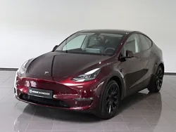 Rot midnight cherry red (metallic) Gebraucht 2024 Tesla Model Y Long Range SUV | 41.750 € (Fairer Preis)