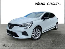 Weiß Gebraucht 2022 Renault Clio V Intens Limousine | 15.490 € (Fairer Preis)