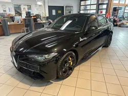 Colore esterno nero vulcano, m Gebraucht 2017 Alfa Romeo Giulia Quadrifoglio Limousine | 53.990 € (Fairer Preis)
