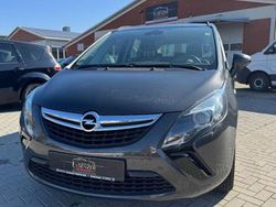 Grau Gebraucht 2014 Opel Zafira Tourer Edition Van / Kleinbus | 5.499 € (Fairer Preis)