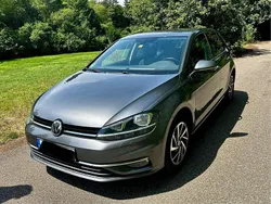 Grau Gebraucht 2017 VW Golf VII Sound Limousine | 9.200 € (Etwas zu teuer)