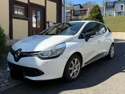 Weiß Gebraucht 2016 Renault Clio IV Kleinwagen | 6.890 € (Guter Preis)