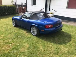 Blau Gebraucht 2002 Mazda MX5 Cabrio | 10.500 €