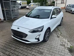 Weiß Gebraucht 2020 Ford Focus Limousine | 10.990 € (Guter Preis)