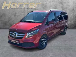 Hyazinthrot metallic Gebraucht 2023 Mercedes V220 Edition Van / Kleinbus | 52.890 € (Fairer Preis)