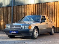 Perlmuttgrau Gebraucht 1990 Mercedes 190 Limousine | 5.900 €