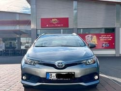 Grau Gebraucht 2018 Toyota Auris Team Limousine | 11.900 € (Guter Preis)