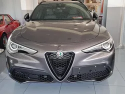 Grau Gebraucht 2022 Alfa Romeo Stelvio Veloce SUV | 37.500 € (Fairer Preis)