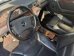 Silber Gebraucht 1991 Mercedes 300 Limousine | 4.000 €