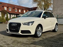 Weiß Gebraucht 2014 Audi A1 Sportback Attraction Kleinwagen | 10.990 € (Etwas zu teuer)