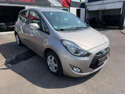 Grau Gebraucht 2017 Hyundai ix20 Trend Van / Kleinbus | 9.490 € (Guter Preis)