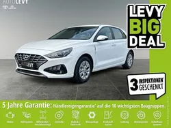 Polar white / sol Gebraucht 2022 Hyundai i30 Pure Limousine | 14.888 € (Guter Preis)