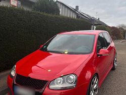 Rot Gebraucht 2008 VW Golf V Edition Kleinwagen | 11.900 €