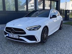 Weiß Gebraucht 2022 Mercedes C300 AMG line Kombi | 44.300 €