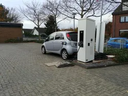Silber Gebraucht 2012 Peugeot iON Kleinwagen | 3.900 €