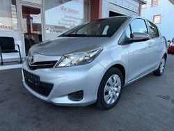 Silber Gebraucht 2012 Toyota Yaris Life Limousine | 6.500 € (Guter Preis)