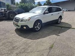 Weiß Gebraucht 2014 Subaru Outback Comfort SUV | 7.499 € (Guter Preis)
