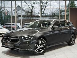 Grau Gebraucht 2023 Mercedes E220 Avantgarde Kombi | 28.800 € (Superpreis)