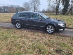 Schwarz Gebraucht 2013 Skoda Superb Elegance Kombi | 8.950 € (Fairer Preis)
