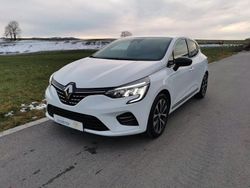 Weiss Gebraucht 2023 Renault Clio V Techno Limousine | 17.990 € (Fairer Preis)