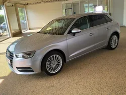 Silber Gebraucht 2016 Audi A3 Ambiente Limousine | 15.440 € (Fairer Preis)