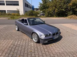 Blau Gebraucht 1995 BMW 318 Cabriolet Basis Cabrio | 6.600 €