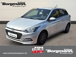 Sleek silver / met (silber) Gebraucht 2017 Hyundai i20 YES! Limousine | 9.990 € (Fairer Preis)