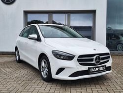 Weiß Gebraucht 2019 Mercedes B200 Style Van / Kleinbus | 20.940 € (Guter Preis)