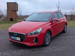 Rot Gebraucht 2017 Hyundai i30 Limousine | 12.999 € (Guter Preis)