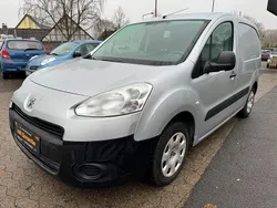 Grau Gebraucht 2015 Peugeot Partner Van / Kleinbus | 7.100 € (Etwas zu teuer)