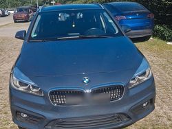 Grau Gebraucht 2017 BMW 218 Active Tourer Advantage Van / Kleinbus | 11.000 € (Superpreis)