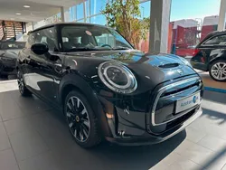 Schwarz Gebraucht 2022 Mini Cooper SE Classic Kleinwagen | 18.888 € (Fairer Preis)