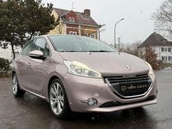 Grau Gebraucht 2012 Peugeot 208 Allure Kleinwagen | 6.399 € (Fairer Preis)