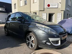Grau Gebraucht 2011 Renault Scénic III Bose Edition Van / Kleinbus | 3.999 € (Fairer Preis)