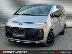 Shimmering silver Gebraucht 2023 Hyundai Staria Signature Van | 37.790 € (Superpreis)