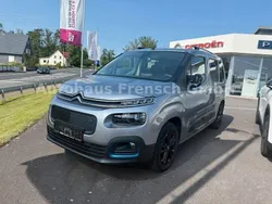 Grau Gebraucht 2021 Citroën e-Berlingo Shine Van / Kleinbus | 22.900 €