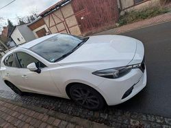 Weiß Gebraucht 2018 Mazda 3 Sports-Line Limousine | 14.500 € (Fairer Preis)