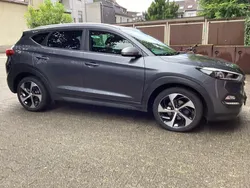 Grau Gebraucht 2017 Hyundai Tucson SUV | 16.590 € (Guter Preis)