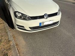 Weiß Gebraucht 2015 VW Golf VII Trendline Kombi | 5.500 € (Guter Preis)