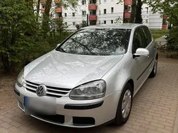 Silber Gebraucht 2004 VW Golf V Kleinwagen | 2.000 € (Fairer Preis)