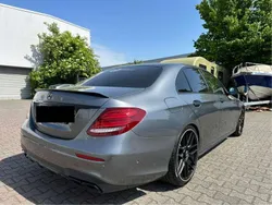 Grau Gebraucht 2016 Mercedes E350 AMG line Limousine | 33.900 €