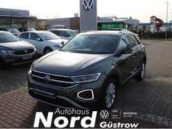 Indiumgrau metallic Gebraucht 2024 VW T-Roc Style SUV | 26.990 € (Fairer Preis)