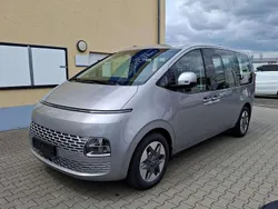 Shimmering silver metallic Neu 2025 Hyundai Staria Comfort Van | 43.779 €