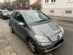 Grau Gebraucht 2009 Mercedes A180 Avantgarde Limousine | 4.999 € (Fairer Preis)