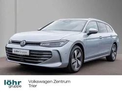 Oyster silver metallic Gebraucht 2024 VW Passat Business Kombi | 33.980 € (Etwas zu teuer)