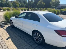 Weiß Gebraucht 2019 Mercedes E220 Limousine | 28.800 € (Superpreis)