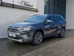 Grau Gebraucht 2024 Toyota RAV4 Hybrid Team SUV | 40.800 € (Guter Preis)