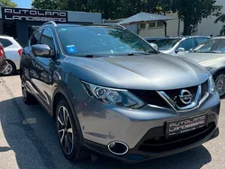 Grau Gebraucht 2015 Nissan Qashqai S SUV | 14.390 € (Fairer Preis)