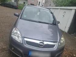 Grau Gebraucht 2008 Opel Zafira Van / Kleinbus | 2.199 € (Fairer Preis)