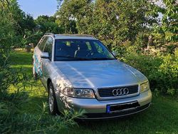 Silber Gebraucht 1999 Audi A4 Kombi | 2.500 € (Teuer)